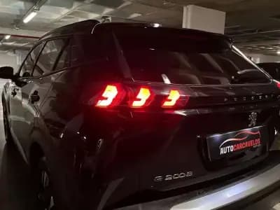 Vendo Peugeot e-2008 2022 - 21990 EUR, 30000 km - AUTO.MOTO.pt