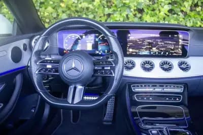 Vendo Mercedes-Benz E 220 2021 - 53900 EUR, 42200 km - AUTO.MOTO.pt