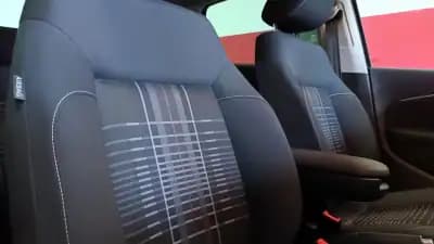 Vendo Volkswagen Polo 2015 - 10500 EUR, 125941 km - AUTO.MOTO.pt