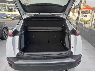 Vendo Peugeot 2008 2024 - 22750 EUR, 38201 km - AUTO.MOTO.pt