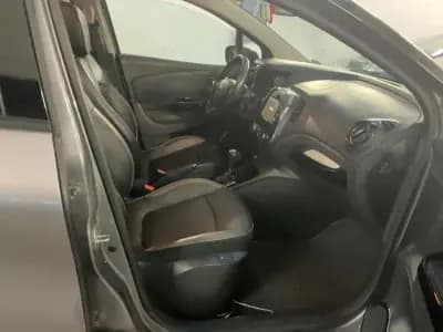 Vendo Renault Captur 2015 - 11995 EUR, 102500 km - AUTO.MOTO.pt