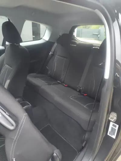 Vendo Peugeot 208 2013 - 8900 EUR, 157000 km - AUTO.MOTO.pt