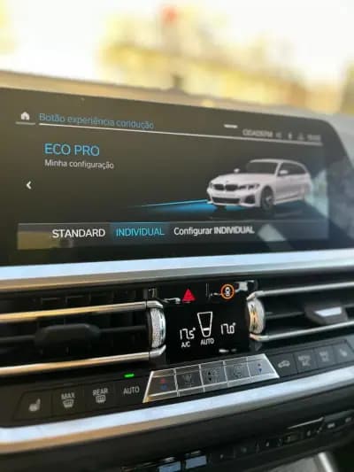 Vendo BMW 330 2019 - 30000 EUR, 210000 km - AUTO.MOTO.pt