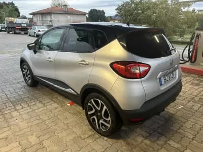 Vendo Renault Captur 2014 - 12250 EUR, 184000 km - AUTO.MOTO.pt
