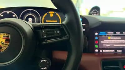 Vendo Porsche Taycan 2020 - 72000 EUR, 96306 km - AUTO.MOTO.pt