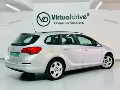 Vendo Opel Astra Sports Tourer 2011 - 6250 EUR, 235000 km - AUTO.MOTO.pt
