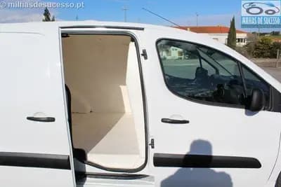 Sell Citroën Berlingo 2018 - 10500 EUR, 186000 km - AUTO.MOTO.pt