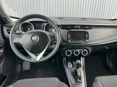 Vendo Alfa Romeo Giulietta 2018 - 15950 EUR, 122241 km - AUTO.MOTO.pt