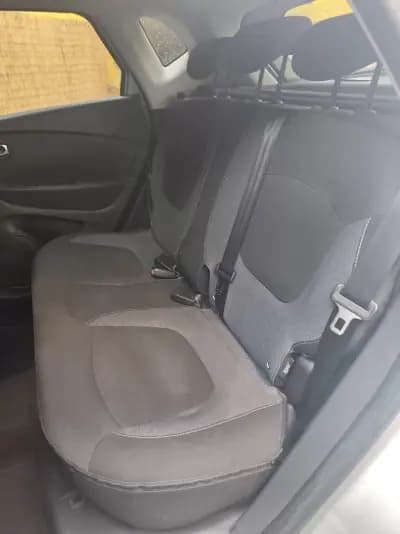 Sell Renault Captur 2015 - 10400 EUR, 180000 km - AUTO.MOTO.pt