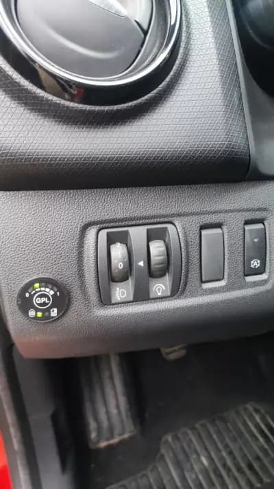 Sell Renault Clio 2019 - 11898 EUR, 116998 km - AUTO.MOTO.pt