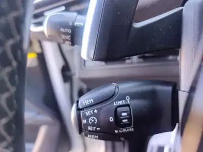 Vendo Peugeot 3008 2017 - 18950 EUR, 179000 km - AUTO.MOTO.pt