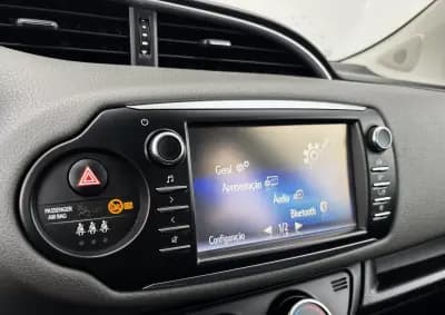 Sell Toyota Yaris 2017 - 11990 EUR, 110000 km - AUTO.MOTO.pt