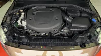 Vendo Volvo V60 Cross Country 2016 - 18180 EUR, 138731 km - AUTO.MOTO.pt