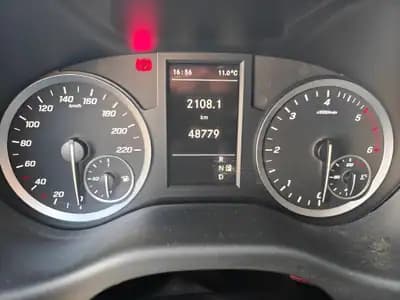 Vendo Mercedes-Benz Vito Tourer 2022 - 49900 EUR, 48799 km - AUTO.MOTO.pt