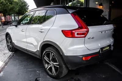 Vendo Volvo XC 40 2020 - 28980 EUR, 88796 km - AUTO.MOTO.pt