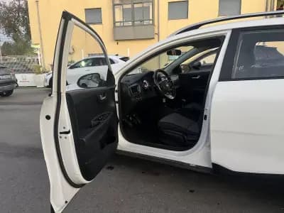 Vendo Kia Stonic 2021 - 13750 EUR, 113000 km - AUTO.MOTO.pt