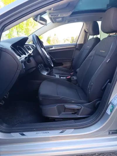 Sell Volkswagen Golf Variant 2017 - 15900 EUR, 173000 km - AUTO.MOTO.pt