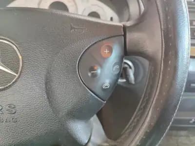 Vendo Mercedes-Benz E 220 2003 - 5500 EUR, 500000 km - AUTO.MOTO.pt