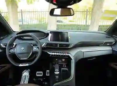 Sell Peugeot 5008 2020 - 24000 EUR, 68000 km - AUTO.MOTO.pt