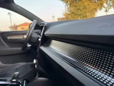 Sell Volvo XC 40 2021 - 31500 EUR, 77000 km - AUTO.MOTO.pt