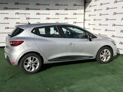 Sell Renault Clio 2018 - 10990 EUR, 95000 km - AUTO.MOTO.pt