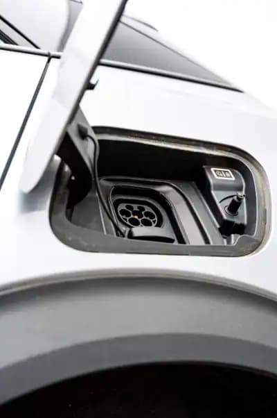 Sell Peugeot e-2008 2021 - 19990 EUR, 16718 km - AUTO.MOTO.pt