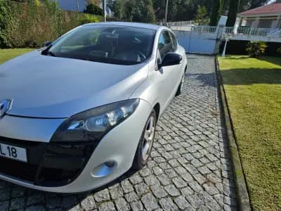 Sell Renault Mégane Coupe 2012 - 8750 EUR, 143620 km - AUTO.MOTO.pt