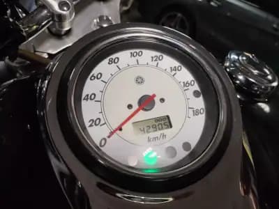 Vendo mota Yamaha XVS 2000 - 6000 EUR, 42905 km - AUTO.MOTO.pt