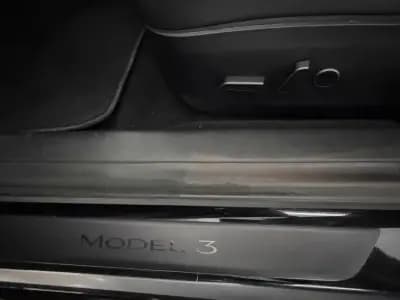 Sell Tesla Model 3 2021 - 29000 EUR, 88000 km - AUTO.MOTO.pt