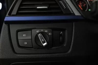 Vendo BMW 318 2015 - 20490 EUR, 163241 km - AUTO.MOTO.pt