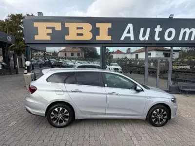 Sell Fiat Tipo Station Wagon 2020 - 14900 EUR, 55800 km - AUTO.MOTO.pt
