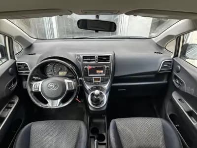 Sell Toyota Verso-S 2011 - 7990 EUR, 126450 km - AUTO.MOTO.pt