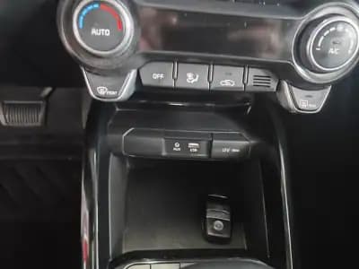 Sell Kia Rio 2018 - 14750 EUR, 46500 km - AUTO.MOTO.pt