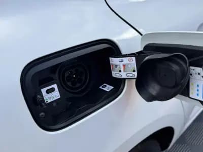 Sell Renault Mégane Sport Tourer 2023 - 24900 EUR, 16217 km - AUTO.MOTO.pt