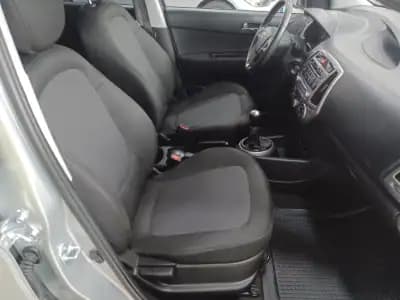 Vendo Hyundai i20 2014 - 9890 EUR, 101619 km - AUTO.MOTO.pt