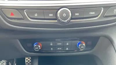 Sell Opel Insignia Sports Tourer 2020 - 21450 EUR, 125476 km - AUTO.MOTO.pt