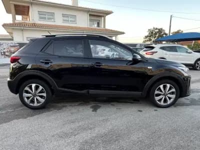 Sell Kia Stonic 2022 - 13750 EUR, 93000 km - AUTO.MOTO.pt