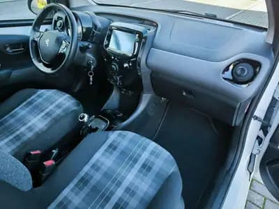 Vendo Peugeot 108 2018 - 9999 EUR, 180453 km - AUTO.MOTO.pt