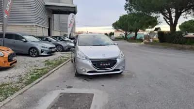 Sell Peugeot 208 2013 - 7980 EUR, 164784 km - AUTO.MOTO.pt