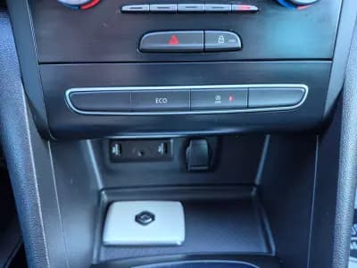 Vendo Renault Mégane Sport Tourer 2019 - 15900 EUR, 133373 km - AUTO.MOTO.pt