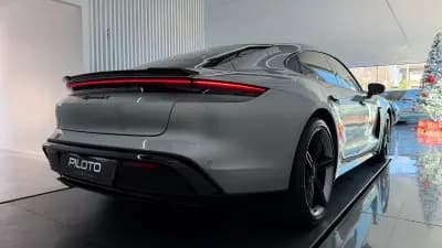 Vendo Porsche Taycan 2020 - 72000 EUR, 96306 km - AUTO.MOTO.pt