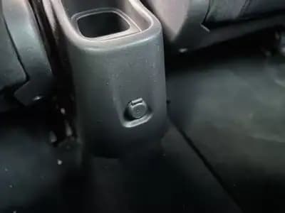 Sell Citroën C3 Aircross 2019 - 11990 EUR, 61000 km - AUTO.MOTO.pt