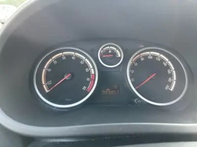 Sell Opel Corsa 2013 - 7990 EUR, 99853 km - AUTO.MOTO.pt