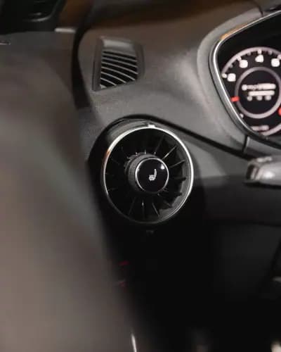 Vendo Audi TT Roadster 2018 - 24990 EUR, 136000 km - AUTO.MOTO.pt