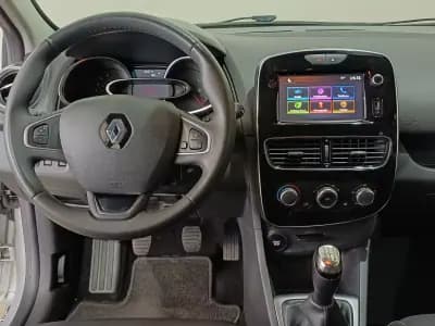 Sell Renault Clio 2017 - 12190 EUR, 82674 km - AUTO.MOTO.pt
