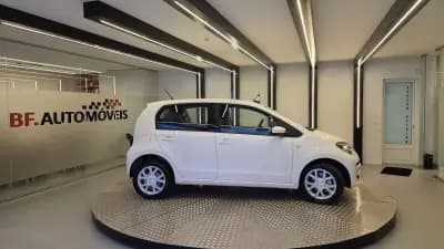 Vendo Volkswagen Cross Up! 2013 - 7750 EUR, 154338 km - AUTO.MOTO.pt