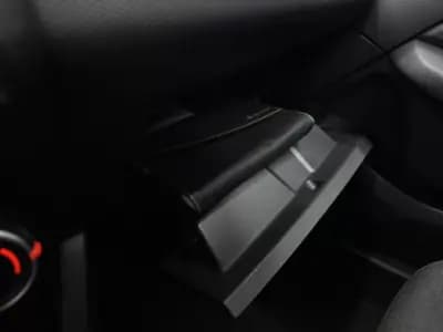 Sell Renault Clio 2020 - 13450 EUR, 185157 km - AUTO.MOTO.pt