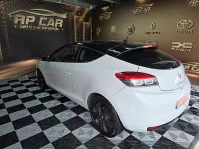 Vendo Renault Mégane Coupe 2011 - 7490 EUR, 258000 km - AUTO.MOTO.pt