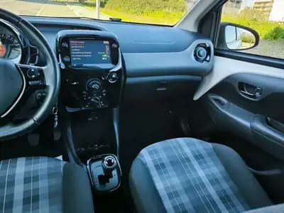 Vendo Peugeot 108 2018 - 9999 EUR, 180453 km - AUTO.MOTO.pt