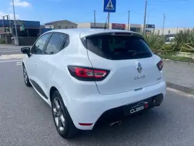 Vendo Renault Clio 2018 - 11850 EUR, 60877 km - AUTO.MOTO.pt